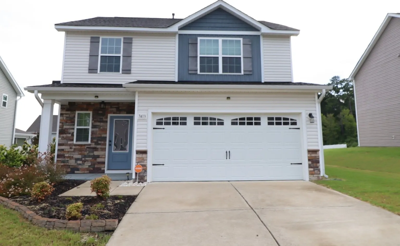 3 bed, 2.5 bath, $2,195 — Photo 1