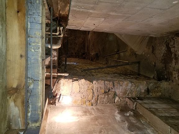 4th image of 329 Hyde Park Ave