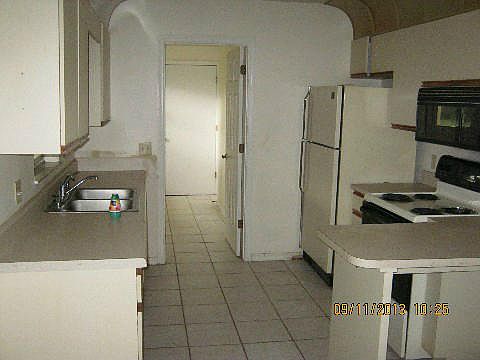 4th image of 7002 Deer Park Avenue