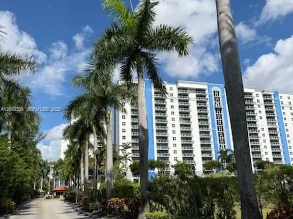 5091 NW 7th St, Miami, FL