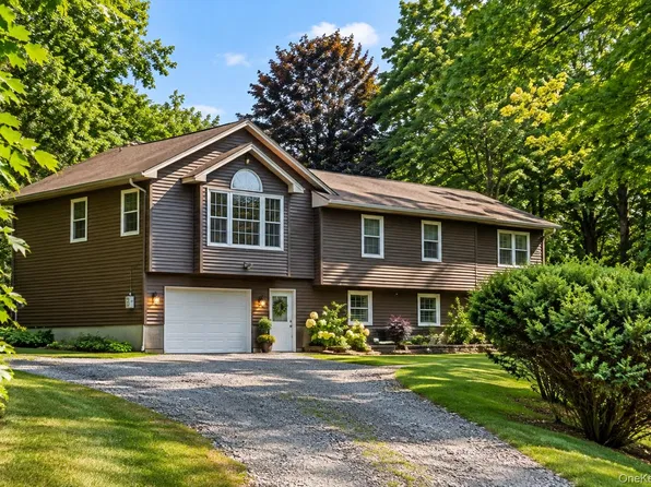 71 W Pine Road, Staatsburg, NY 12580