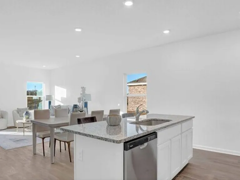 13634 Logan Pl — Photo 5