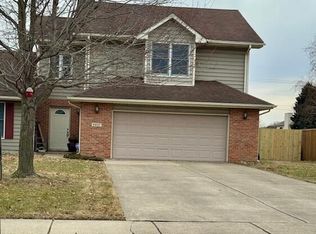 6827 Falcon Dr, Schererville, IN 46375