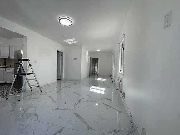5th image of 15921 95th St Floor 2