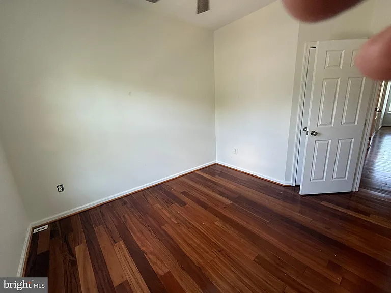 7581 Taunton Ct — Photo 19