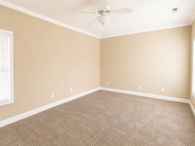 112 Saint James Pl — Photo 21