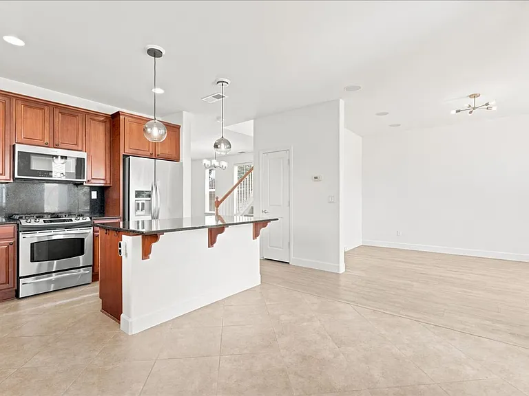 3169 Parkham Dr — Photo 8