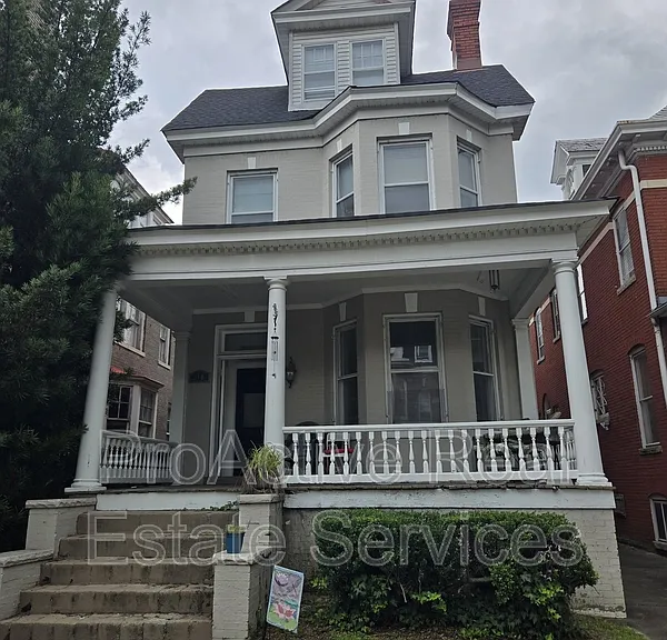 910 Colonial Ave — Photo 1
