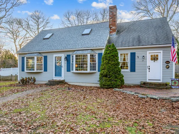 15 Seagate Lane, Hyannis, MA 02601