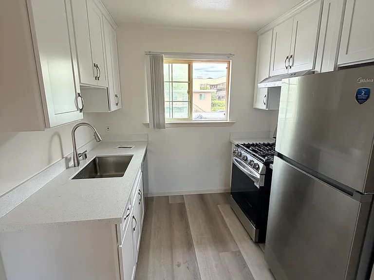 2080 Marlboro Ct #12 — Photo 4