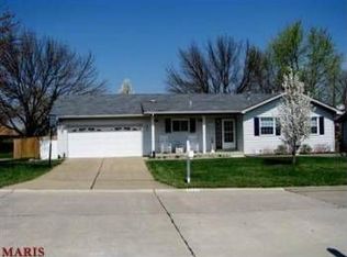 1379 Shallow Lake Dr, O Fallon, MO 63366