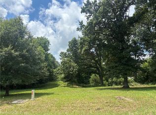 1052 Lake Viking Ter, Gallatin, MO 64640