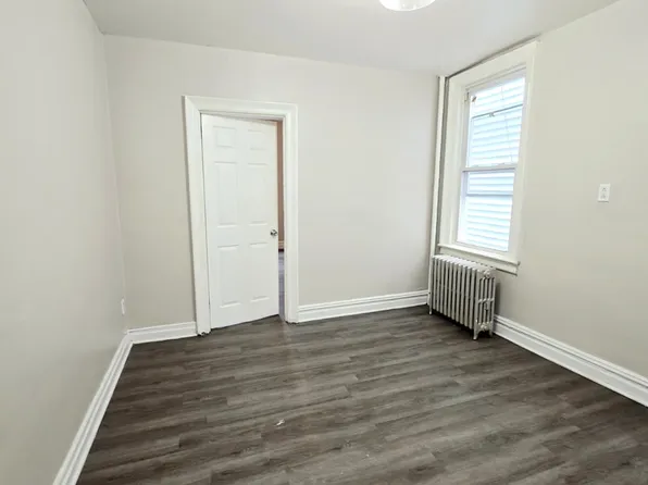 241 Duncan Avenue image 8 of 9