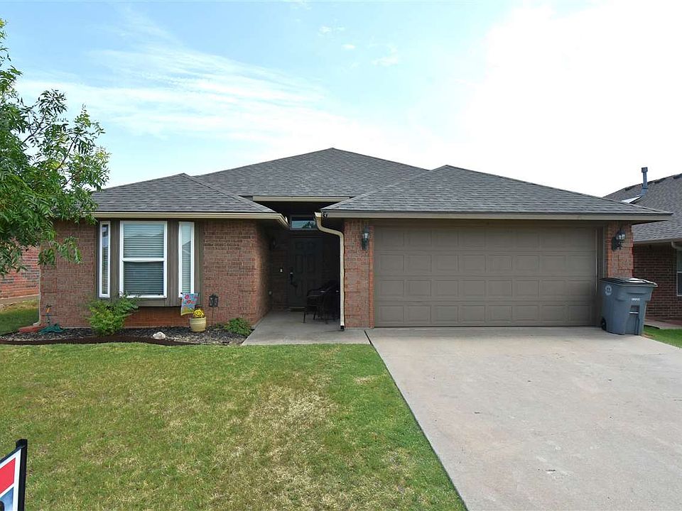 2nd image of 4814 SW Waterstone Pl
