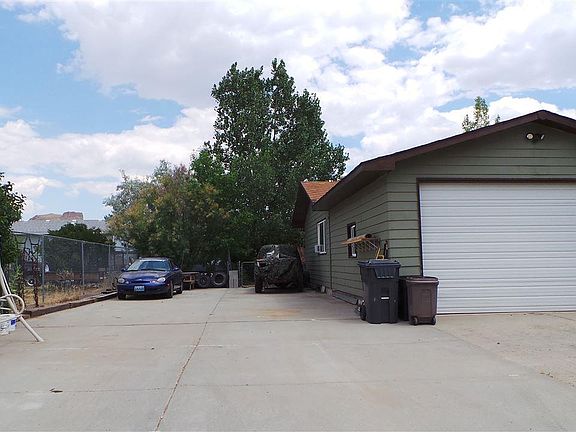 2nd image of 1250 S Dakota St