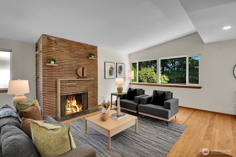 5th image of 1714 NE Brockman Place