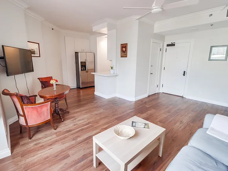 702 Ash St #301 — Photo 2