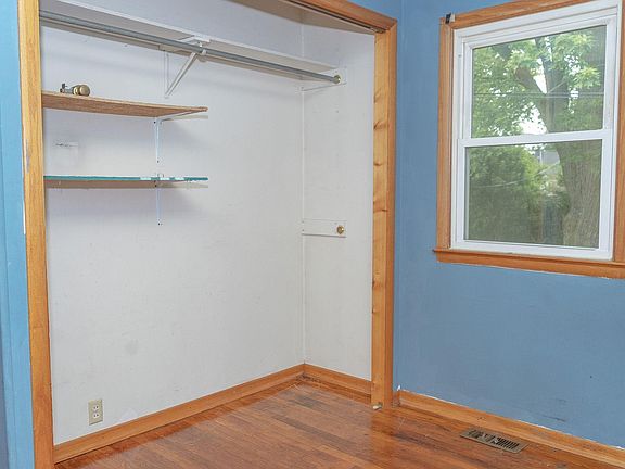 4th image of 2924 Sunnyside Ave
