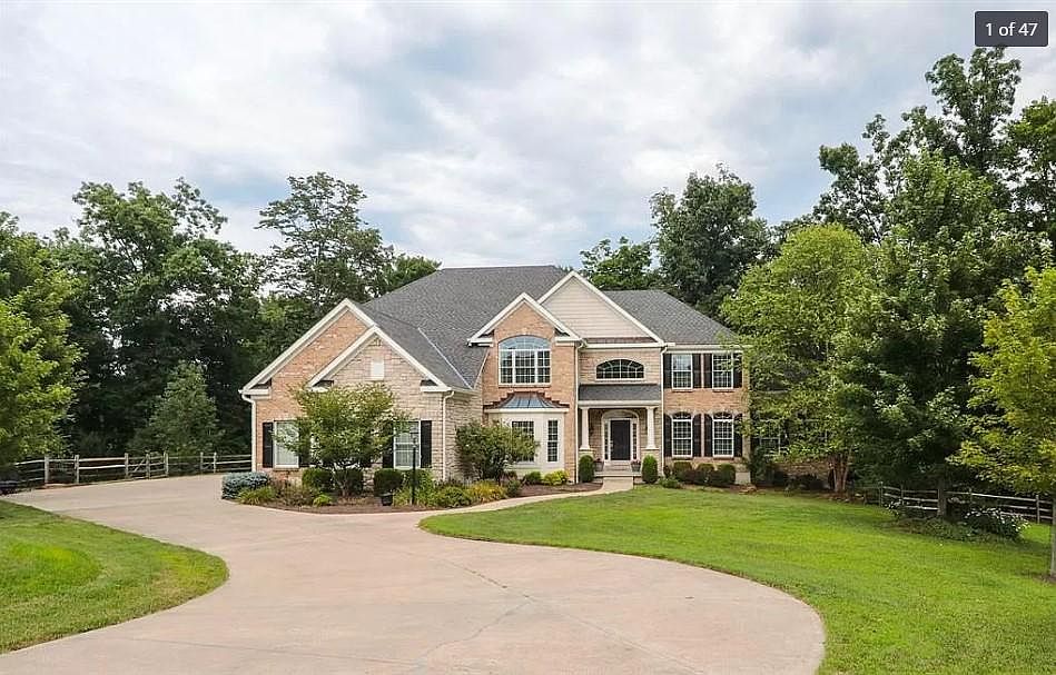 1st image of 7998 Meadowcreek Dr