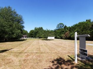 9 Remsen Ln, Remsenburg, NY 11960