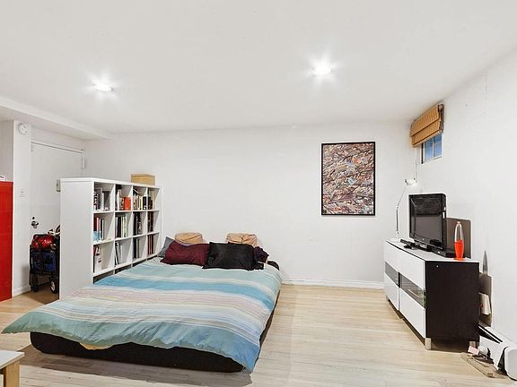 3rd image of 426 13th St APT 1-E
