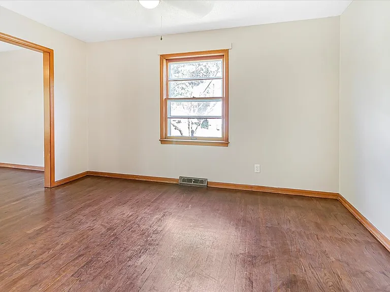 318 Goodrich Dr — Photo 5