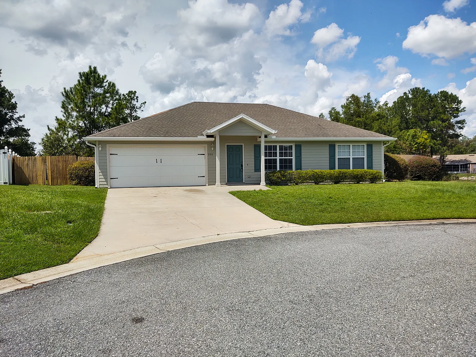 3 bed, 1492 sqft, $1,750 — Photo 1