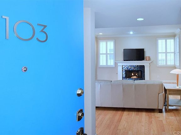4th image of 4236 Longridge Ave Unit 103