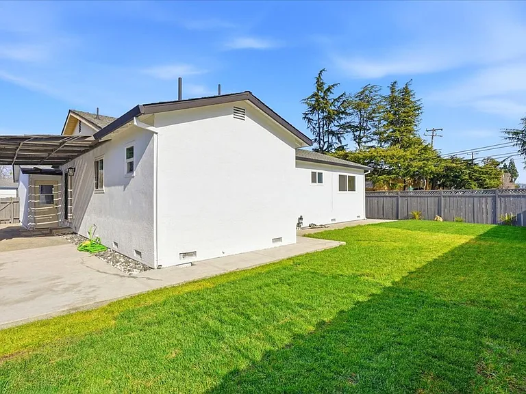 1630 Nicholas Dr — Photo 21