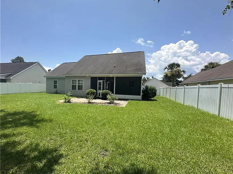 235 Wellington Pl — Photo 17