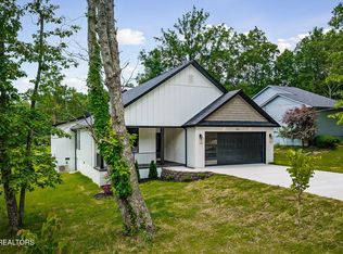 456 Lakeview Dr, Fairfield Glade, TN 38558