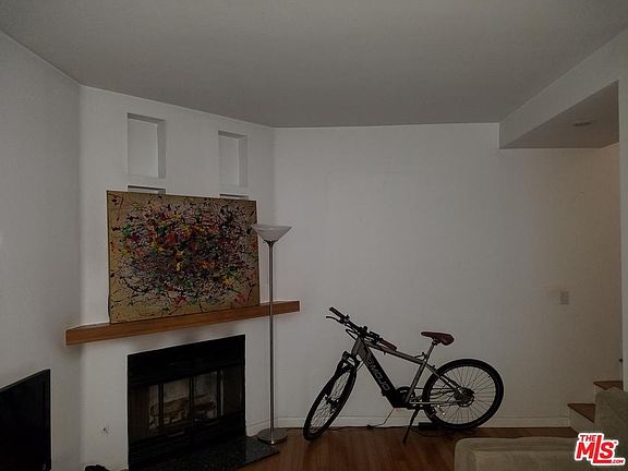 3rd image of 2500 Abbot Kinney Blvd APT 28