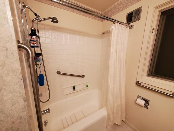 4th image of 474 Kensington Ave