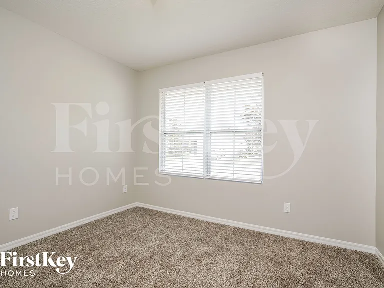 16736 Citrus Pkwy — Photo 12