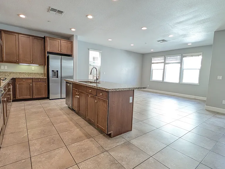 2111 Jubilee Dr — Photo 5