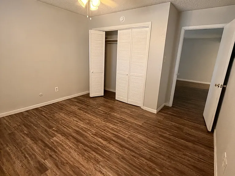 2106 Avenue K #4 — Photo 12
