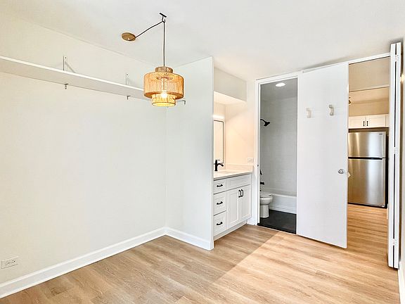 5th image of 2400 N Lakeview Ave APT 508