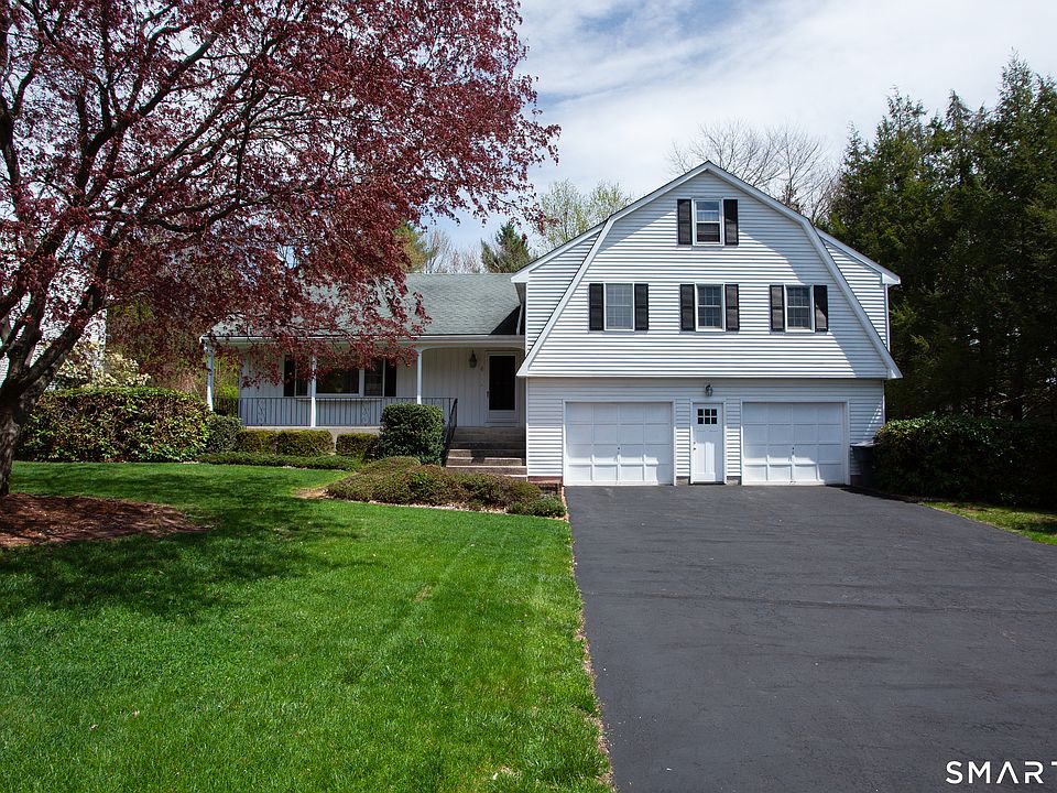 1st image of 6 Kerr Farm Road