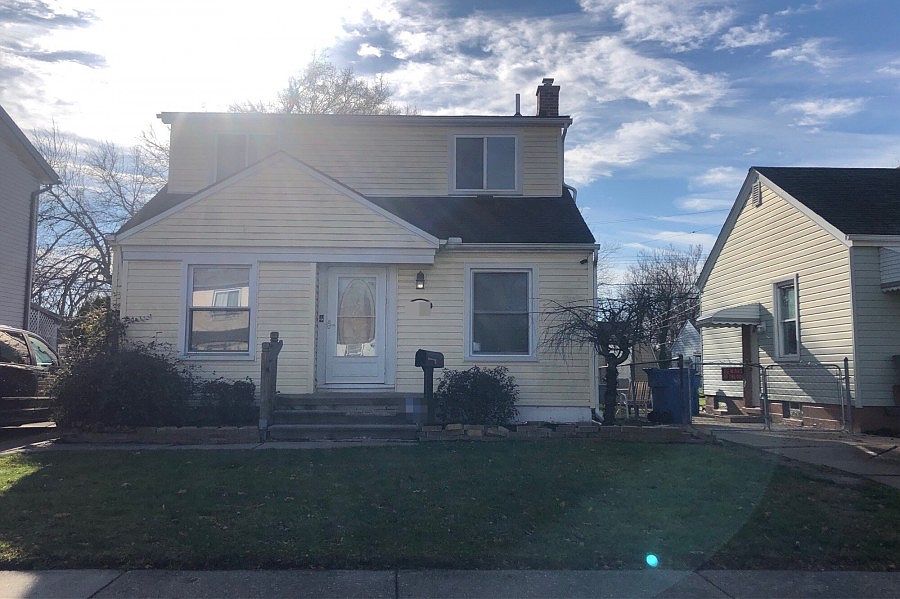 1st image of 26243 Eton Ave