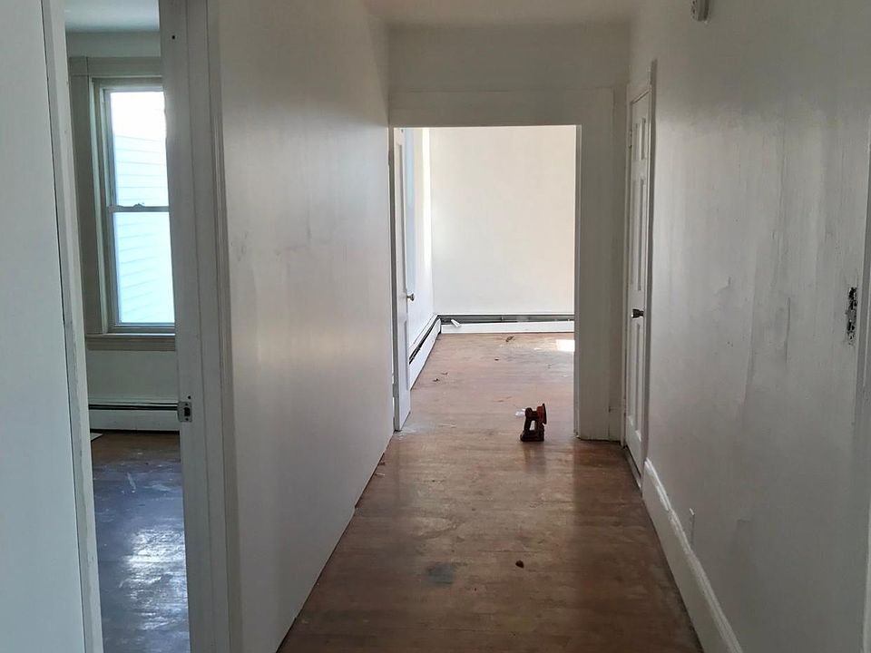 2nd image of 47 Pierce St APT 3