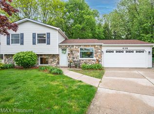638 Glenwyth Rd, Brighton, MI 48116