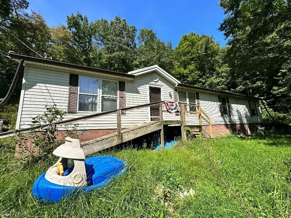 5621 Atkinson Creek Rd SE, Tippecanoe, OH 44699