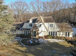 6 Wigwam Ln, Holmdel, NJ 07733