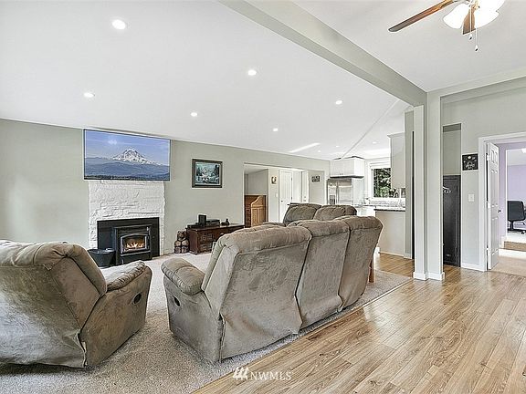 5th image of 7515 185th Ave E