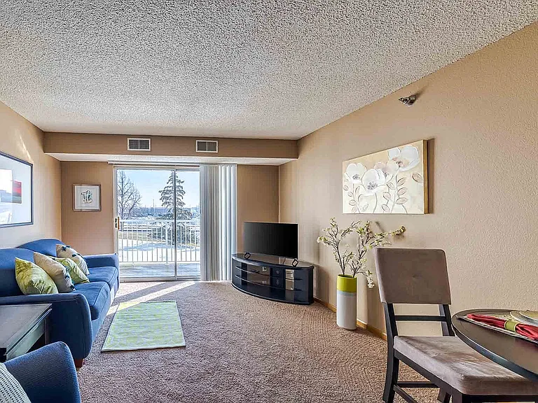 Avana Maple Grove — Photo 4
