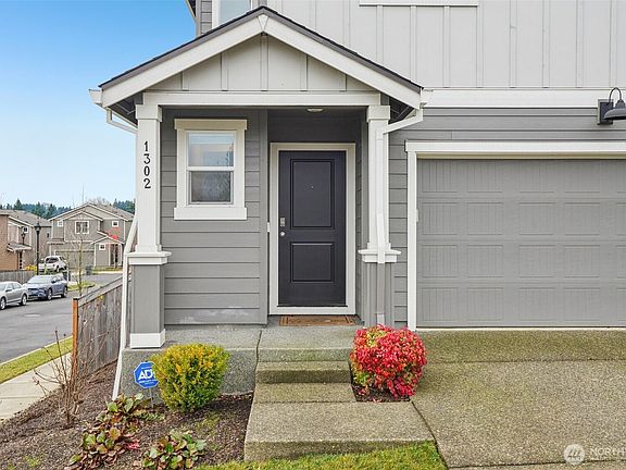 3rd image of 1302 W Larsen Drive