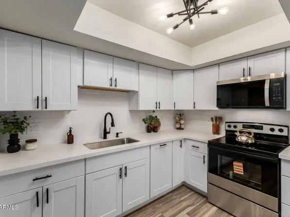 214 E RUTH Avenue #109, Phoenix, AZ 85020