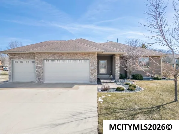 125 Boulder Rd, Mason City, IA 50401