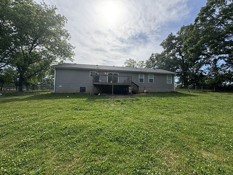 105 Larkins Dr — Photo 28