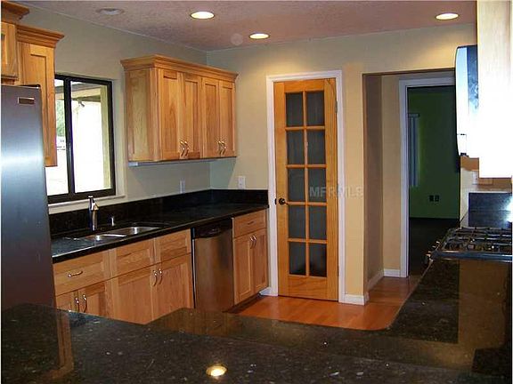 4th image of 13 Pine Forest Cir
